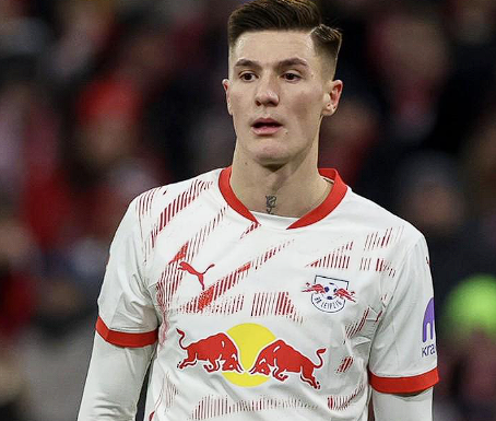 曼联战埃弗顿前夕：舍什科伤情引战术变数